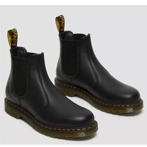 Dr. Martens Black Chelsea 2976 Boots 7W